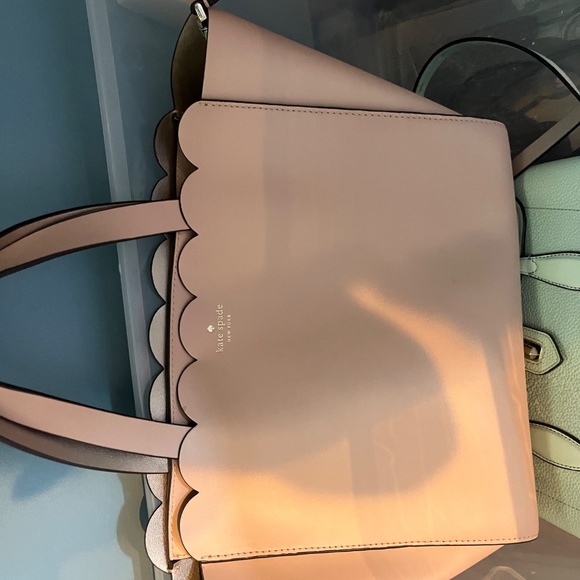 BLUSH SCALLOPED Tote with Crossbody Strap - Picture 5 of 5